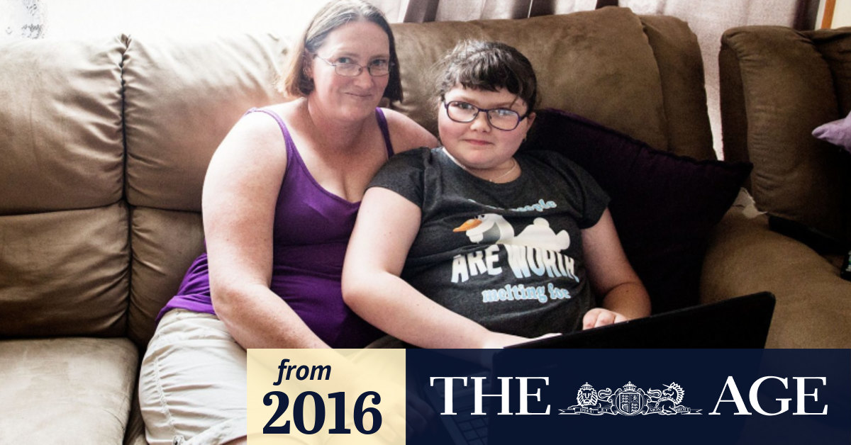 Digital divide deepens between rich and poor a family's